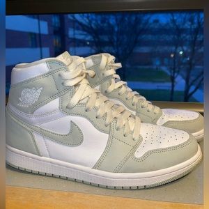 Air Jordan 1  sea foam green, size 9.5